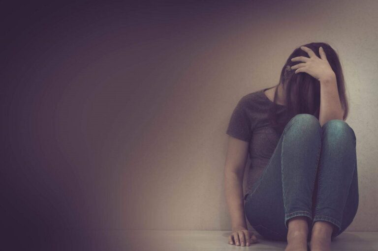 signs-and-effects-of-emotional-abuse-on-adults-and-children